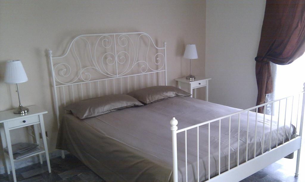 Antica Dimora Naples Bed & Breakfast Oda fotoğraf